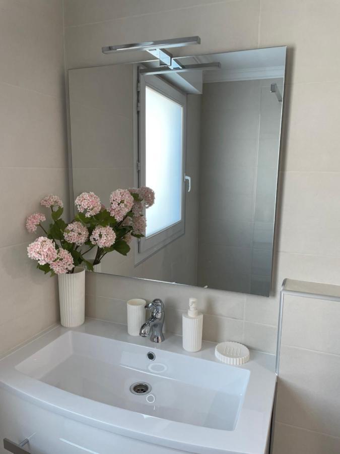 Studio With Swimming Pool 80 Meters Near The Beach Nice Eksteriør bilde